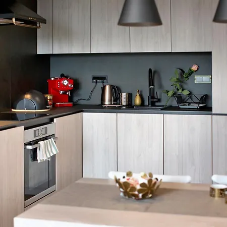 One Bedroom Zupnicza Street Apartment *